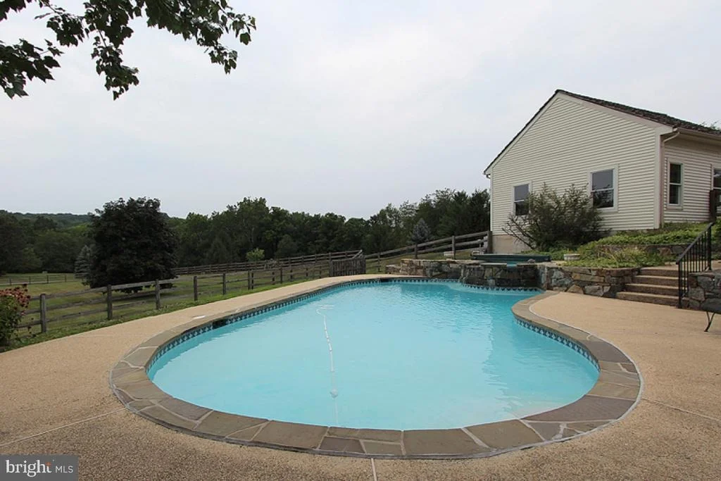 Photo of 22137 CREEKVIEW DRIVE