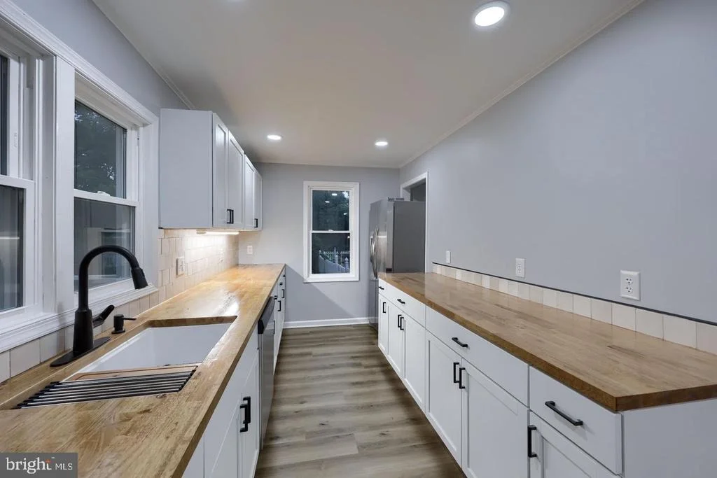 Photo of 1384 ROUNDTOP ROAD