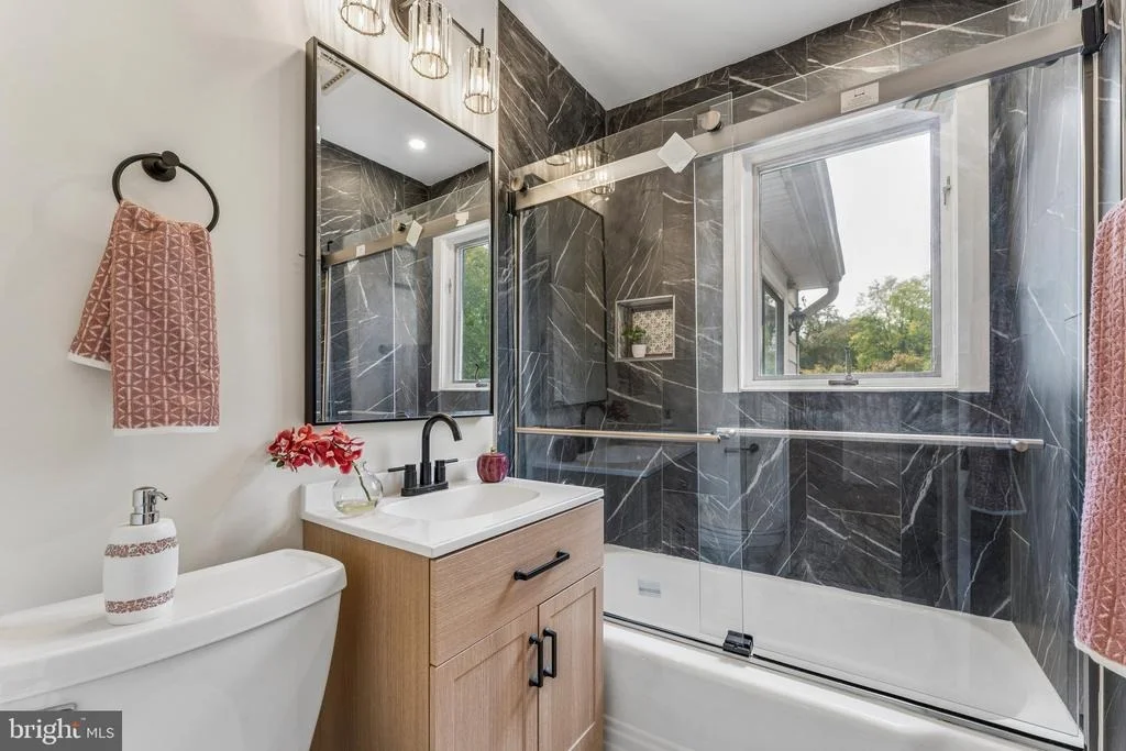Photo of 812 FOREST GLEN ROAD