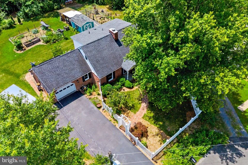 Photo of 2105 SHAWN DRIVE