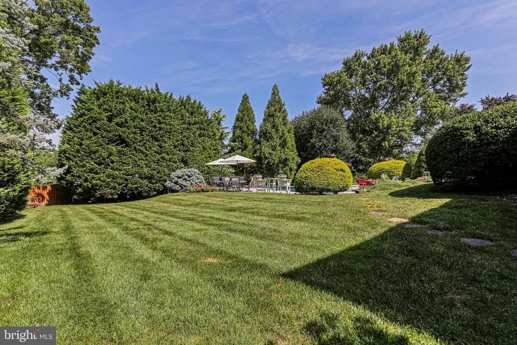 Photo of 8668 FELSVIEW DRIVE