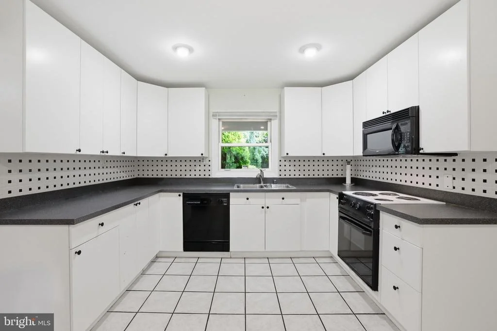 Photo of 12308 MELLING LANE