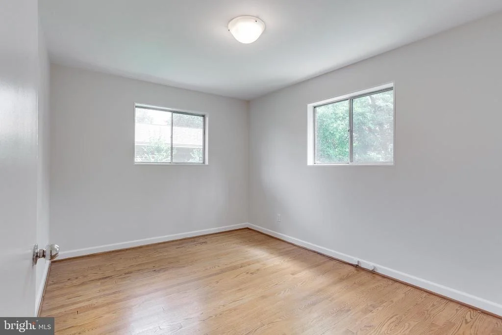 Photo of 3910 MONTROSE DRIVEWAY
