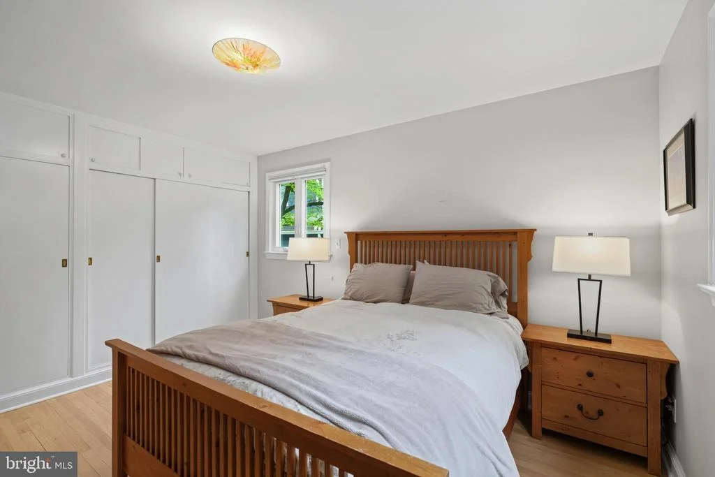 Photo of 7301 SUMMIT AVENUE