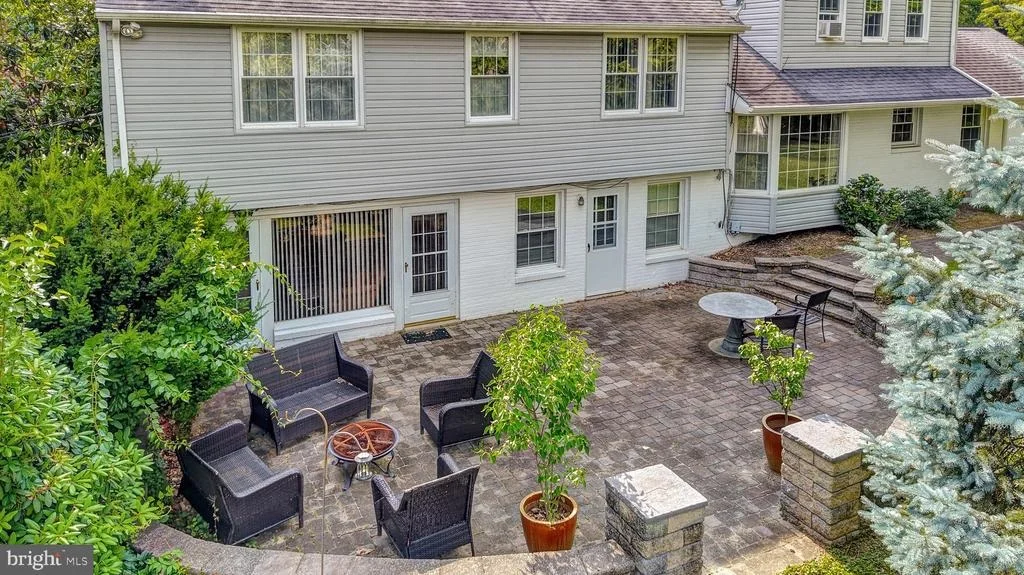 Photo of 102 MERIDEN DRIVE