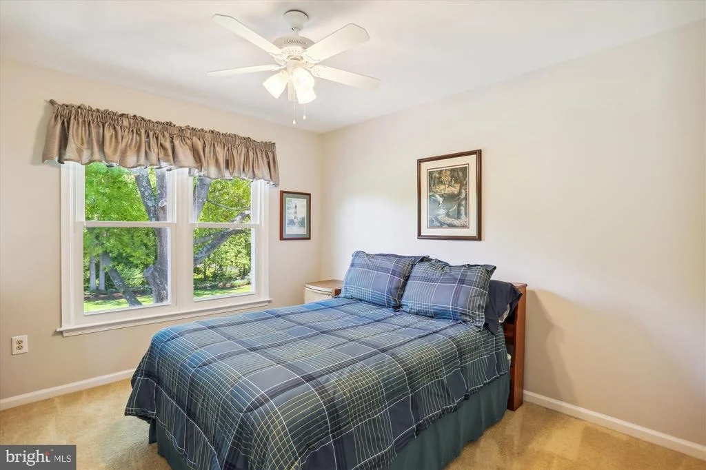 Photo of 18521 AZALEA DRIVE