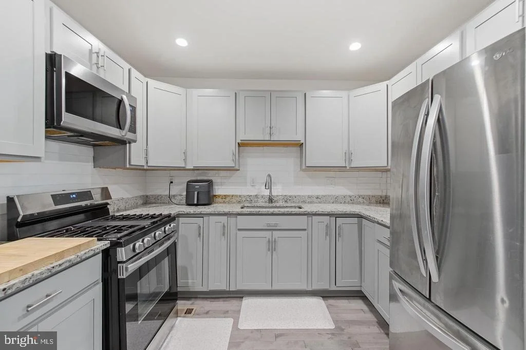 Photo of 1742 LESLIE ROAD