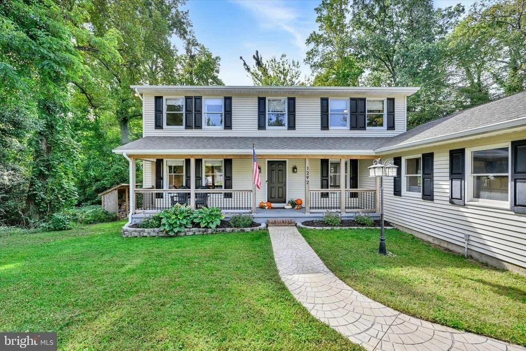 Photo of 1292 SWAN DRIVE
