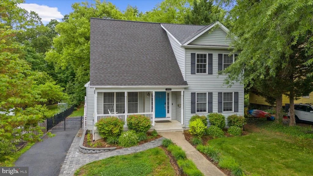 Photo of 102 BREWER AVENUE