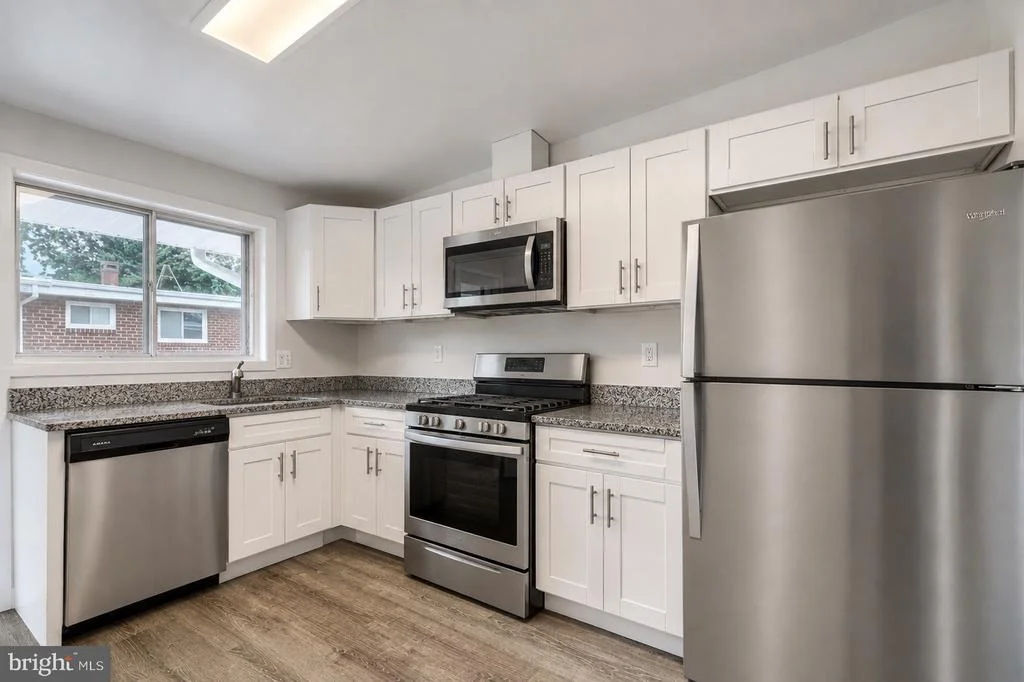Photo of 2421 FOREST GREEN ROAD