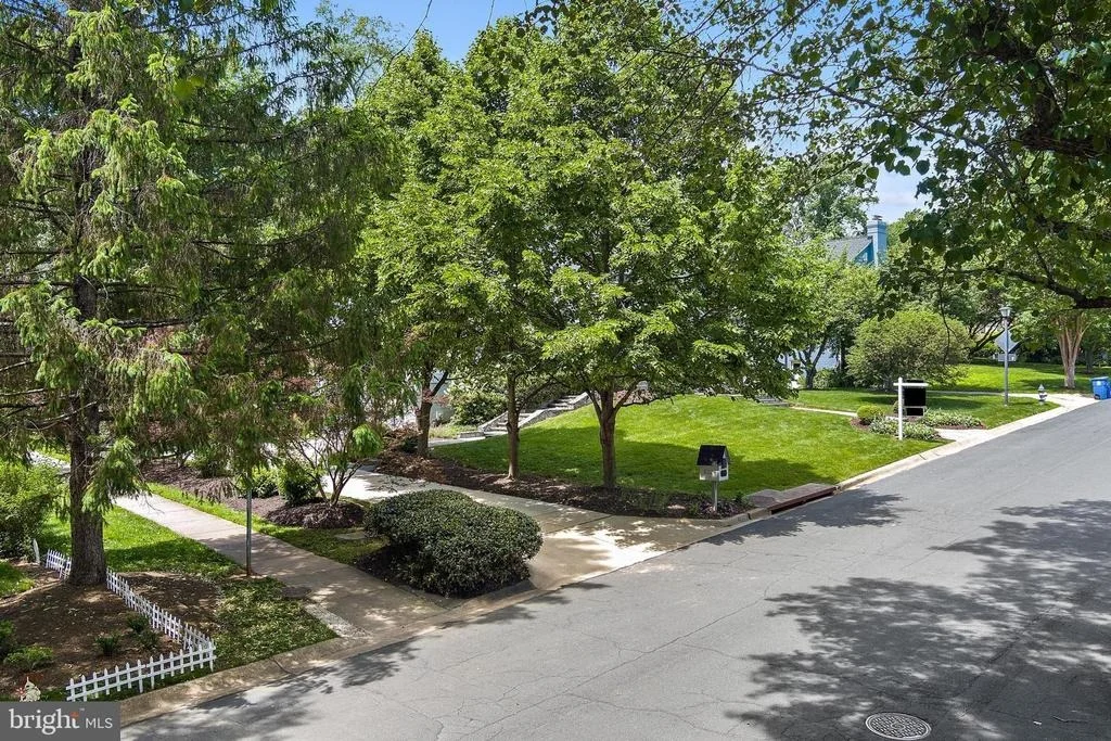 Photo of 8112 COACH STREET