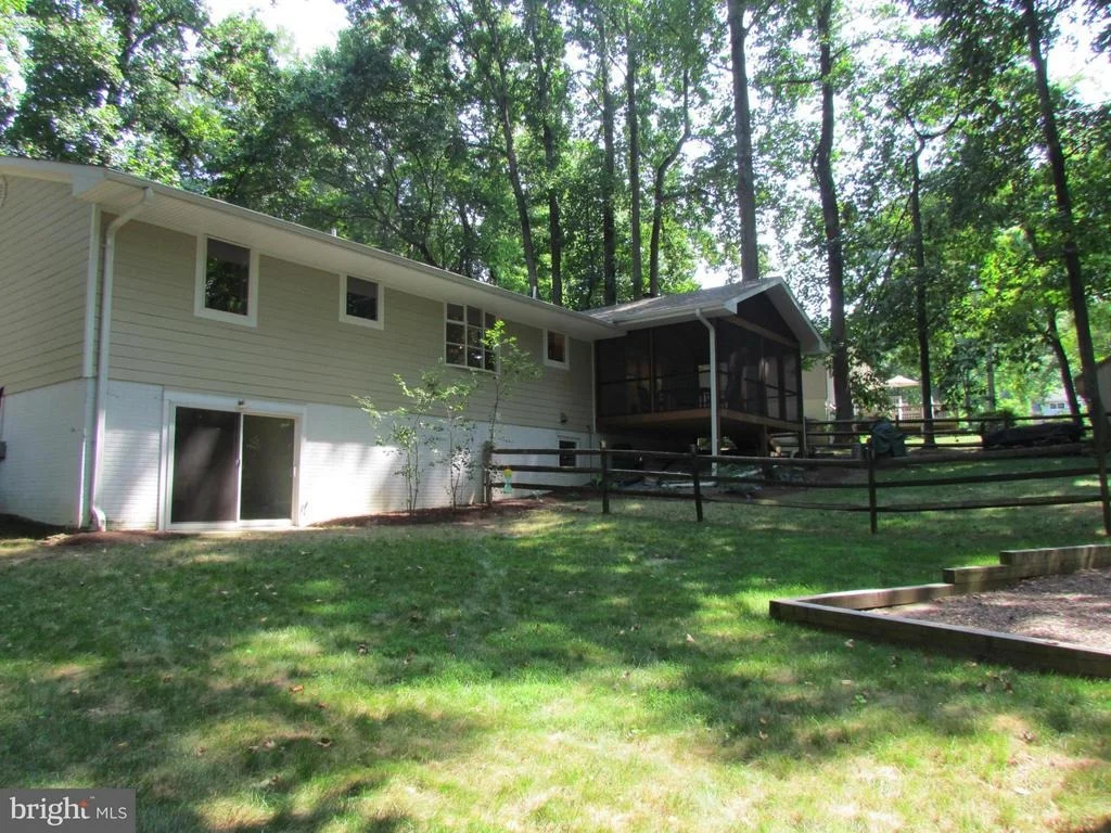 Photo of 9906 MCINTOSH DRIVE