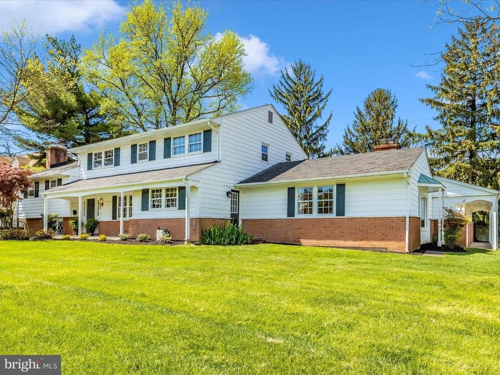 Photo of 131 FAIRVIEW AVENUE