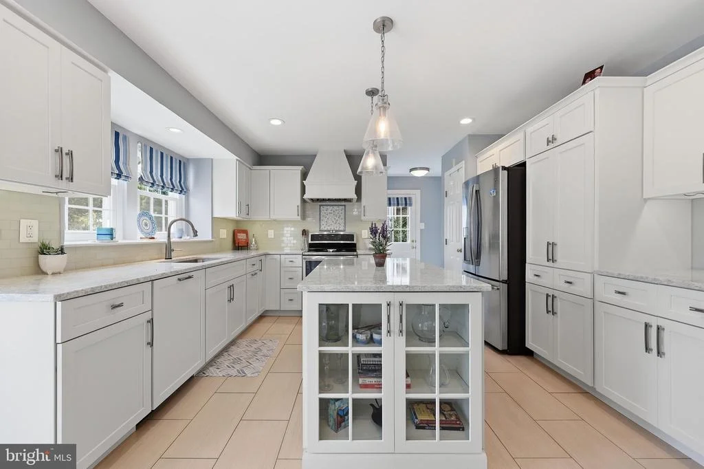 Photo of 6913 SOVEREIGN PLACE