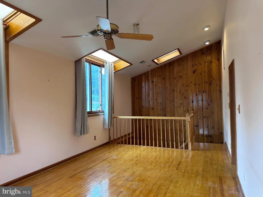 Photo of 5919 5TH ROAD N