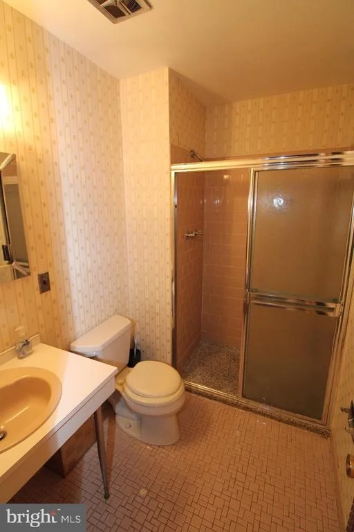 Photo of 1222 DOWNS DRIVE