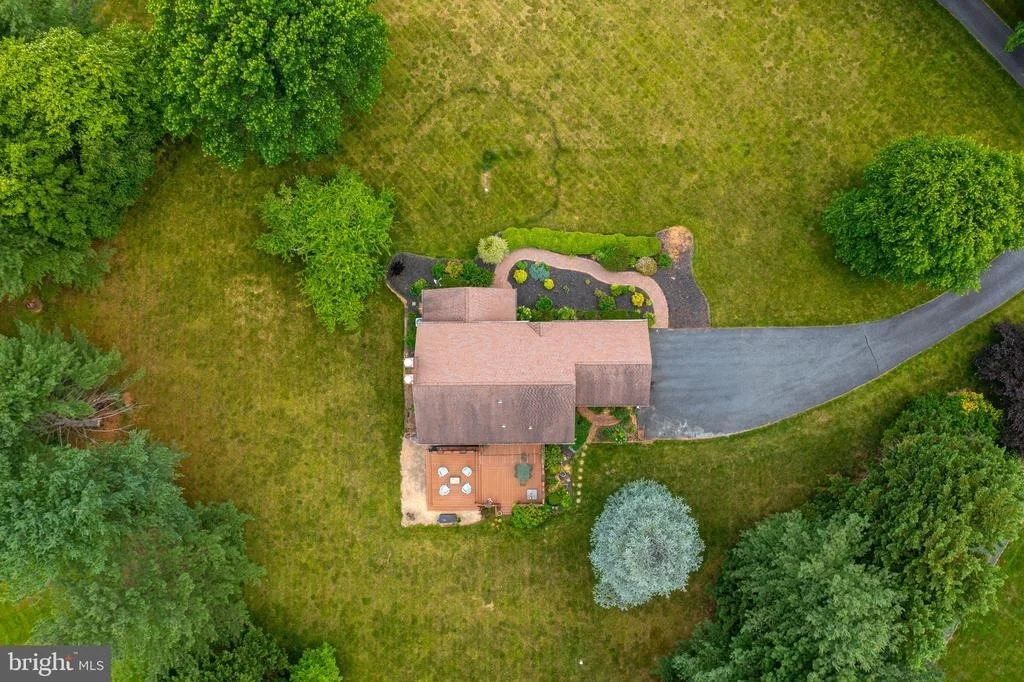 Photo of 2300 KINGS ARMS DRIVE