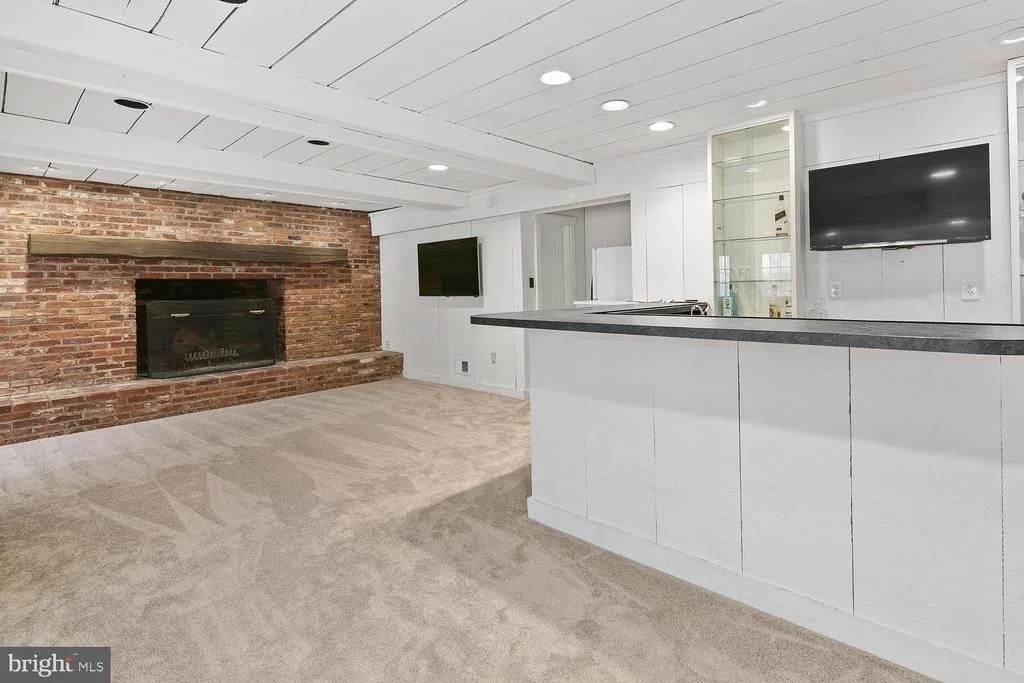 Photo of 1613 FOREST LANE