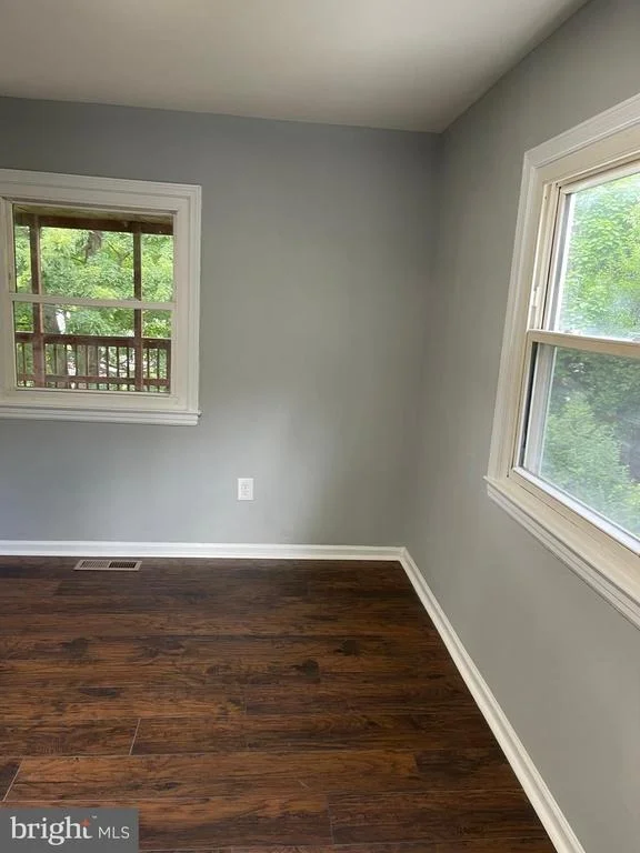 Photo of 610 W NETTLE TREE ROAD