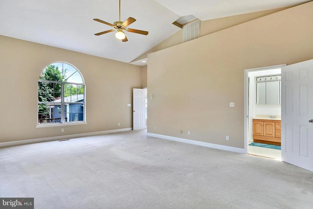 Photo of 2112 APPLE TREE LANE