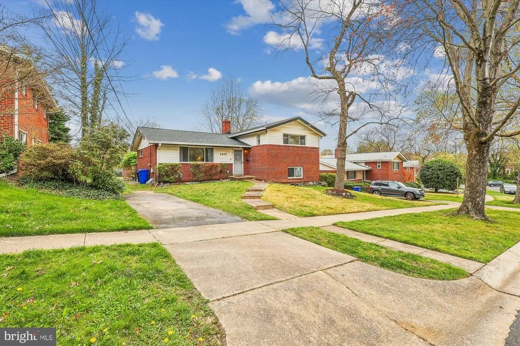 Photo of 2405 HARMON ROAD