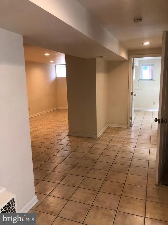 Photo of 516 MENTOR AVENUE
