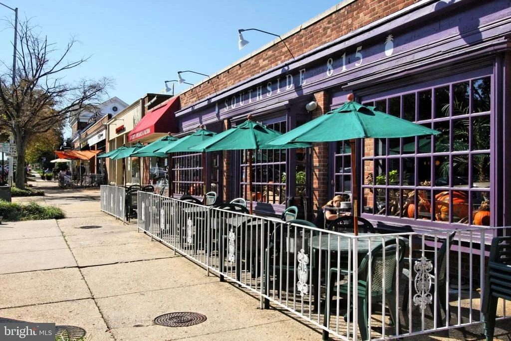Photo of 4018 ROBERTSON BOULEVARD