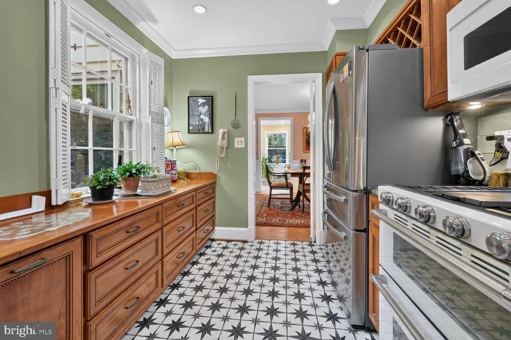 Photo of 1670 PRIMROSE ROAD NW
