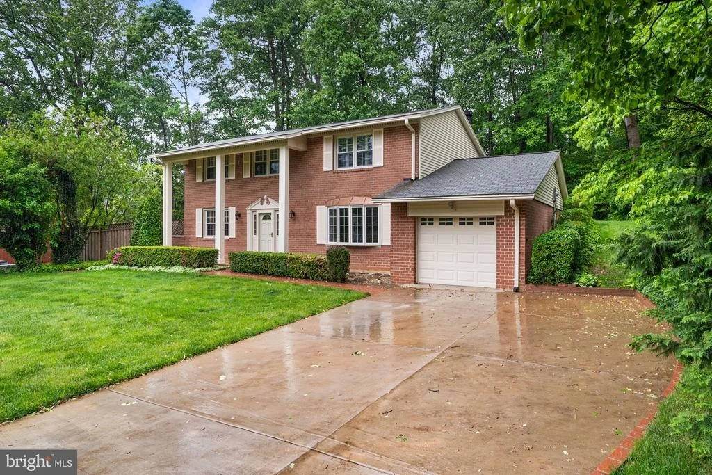 Photo of 10305 COLLINGHAM DRIVE