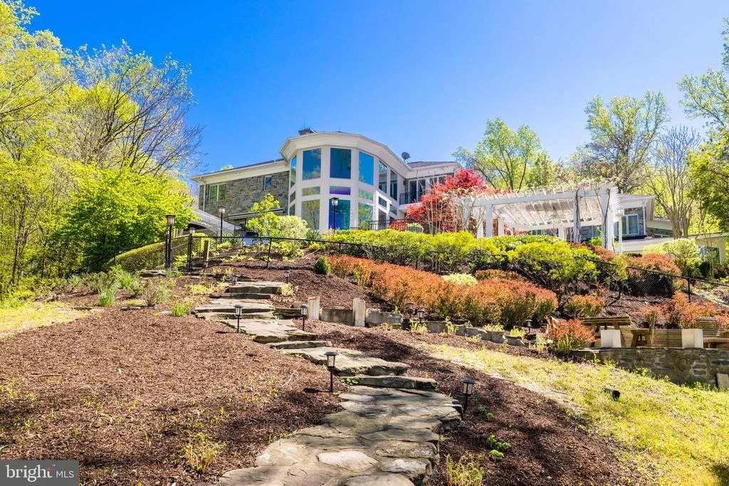 Photo of 658 LIVE OAK DRIVE