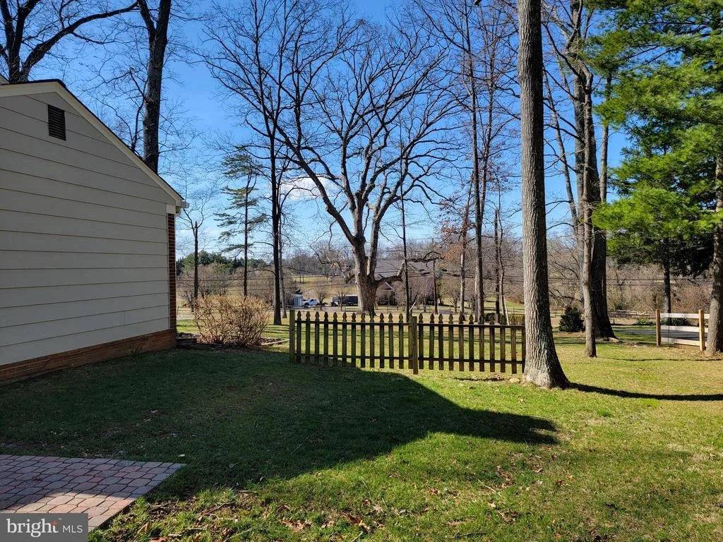 Photo of 18909 MUNCASTER ROAD