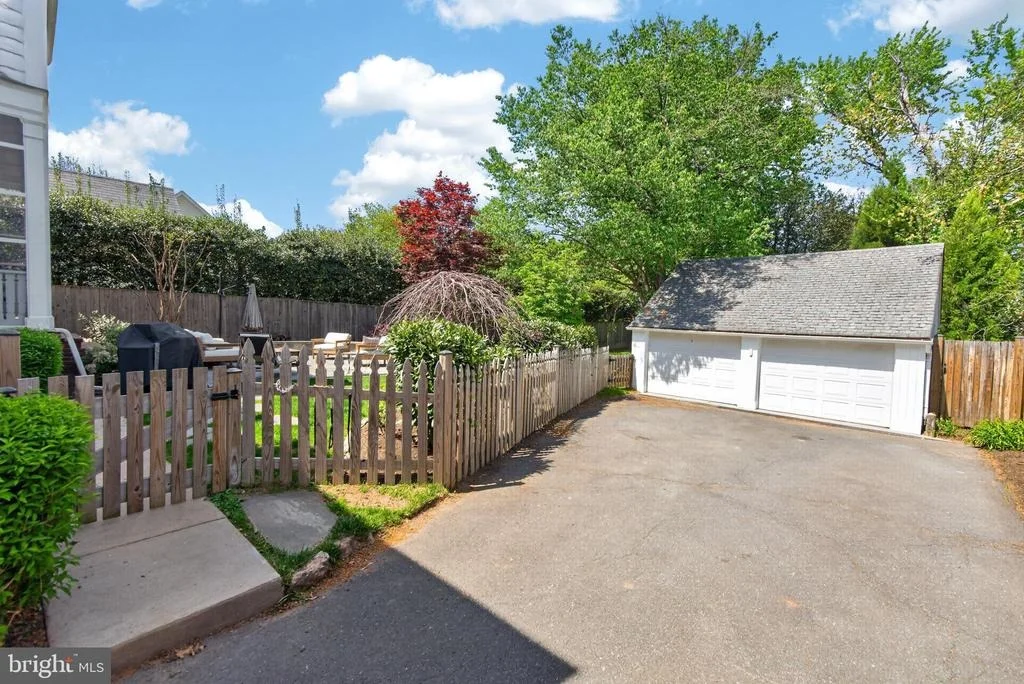 Photo of 4305 BRADLEY LANE