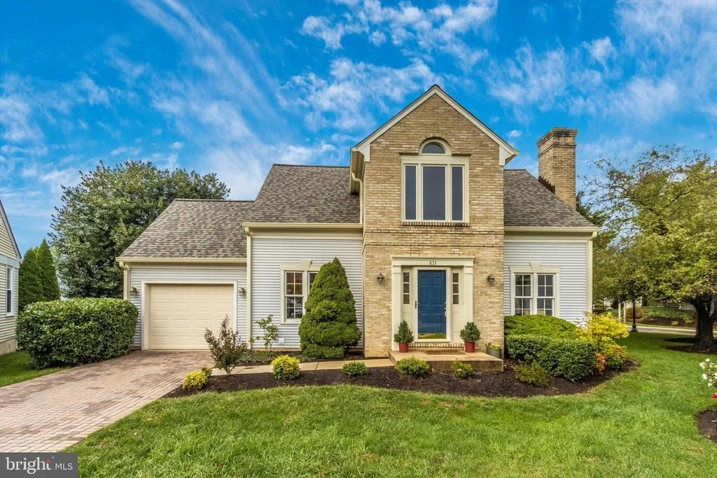 Photo of 833 DUNBROOKE COURT