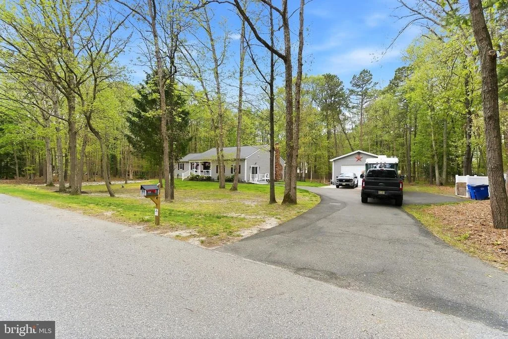 Photo of 33 RED OAK DRIVE