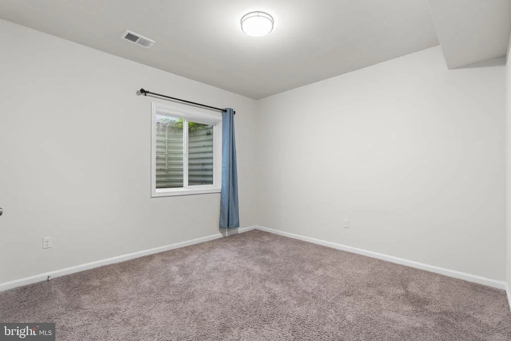 Photo of 9318 SYDNEY WAY