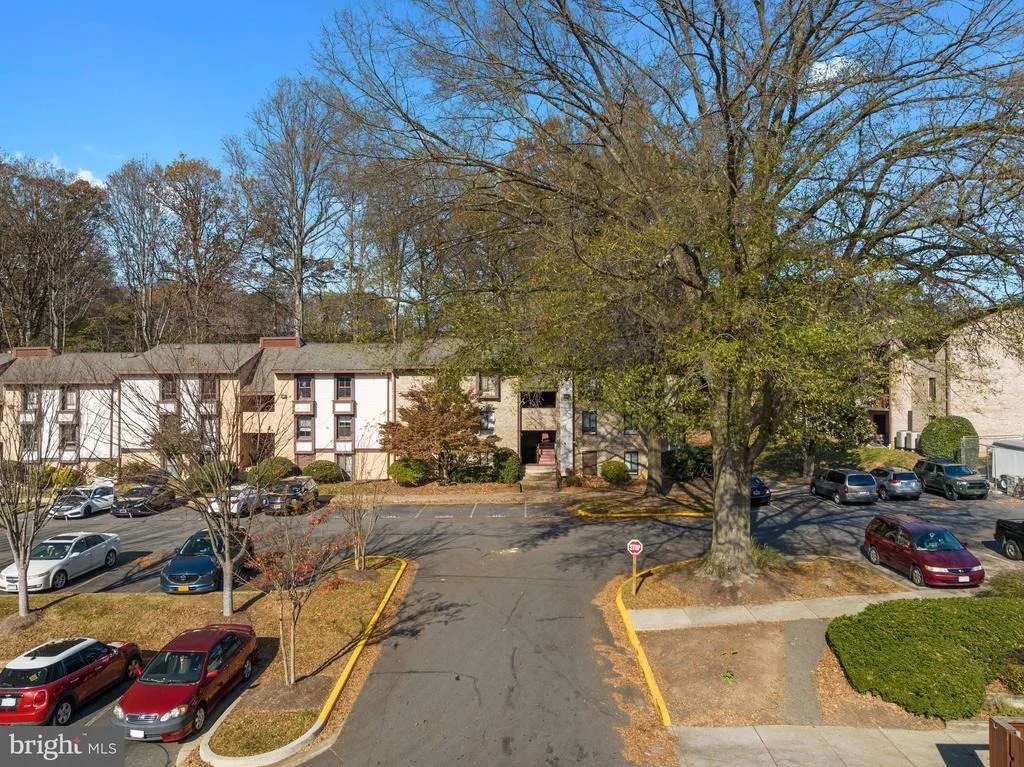 Photo of Unit 901B at 11650 STONEVIEW SQUARE