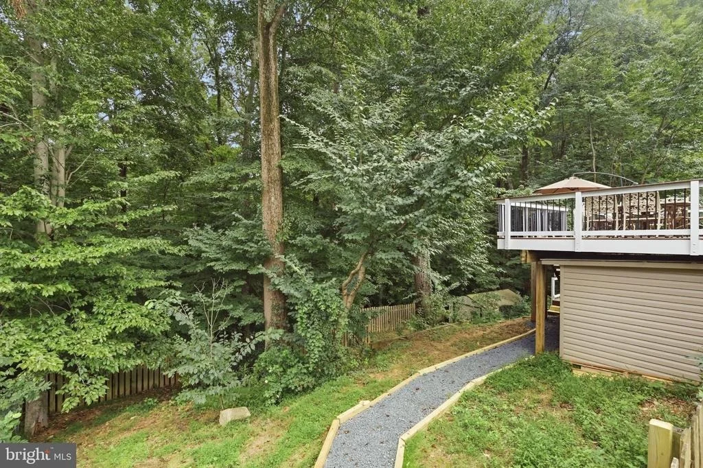 Photo of 7113 HADLOW COURT