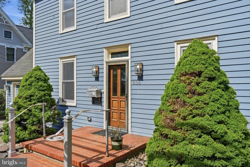 Photo of 606 KINGS HIGHWAY