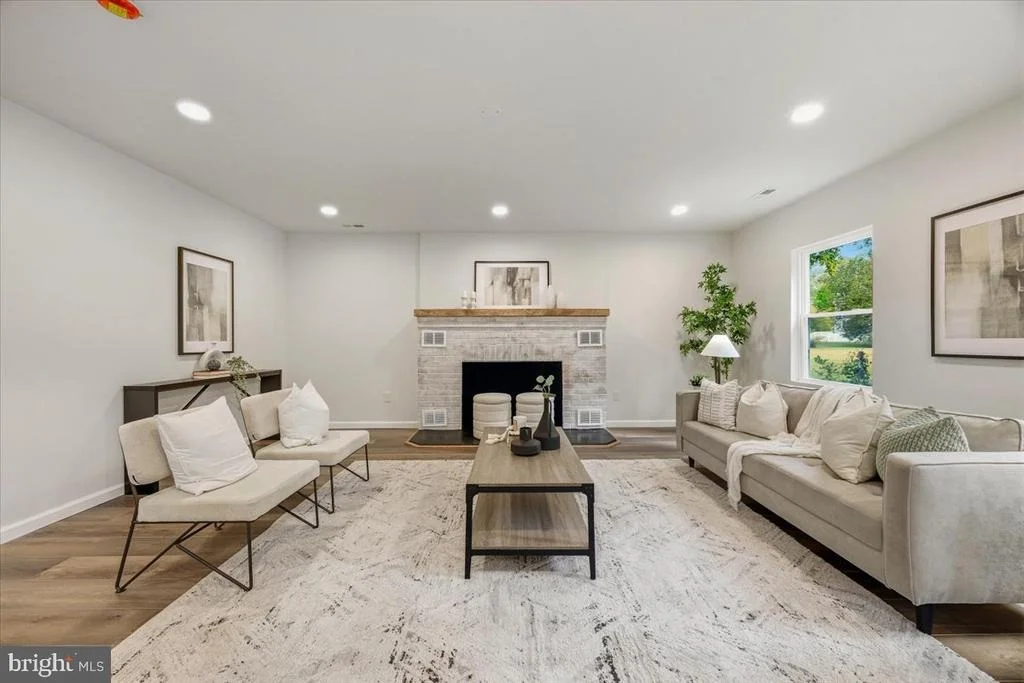 Photo of 714 E PASADENA ROAD