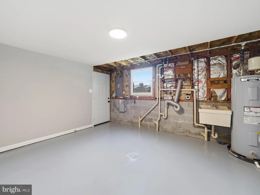 Photo of 17608 FOREST GLEN CIRCLE