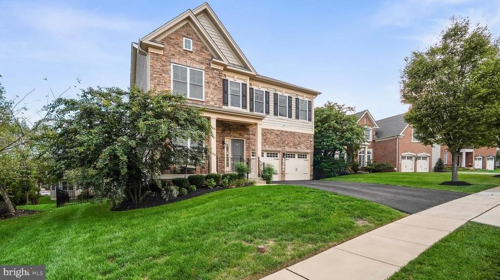 Photo of 1639 STREAM VALLEY OVERLOOK