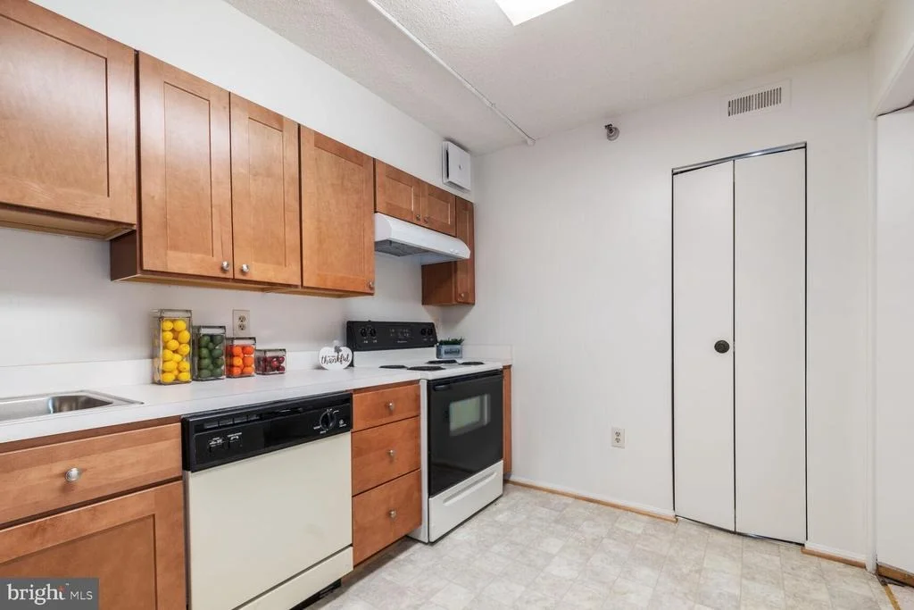 Photo of Unit 21021 at 15107 INTERLACHEN DRIVE