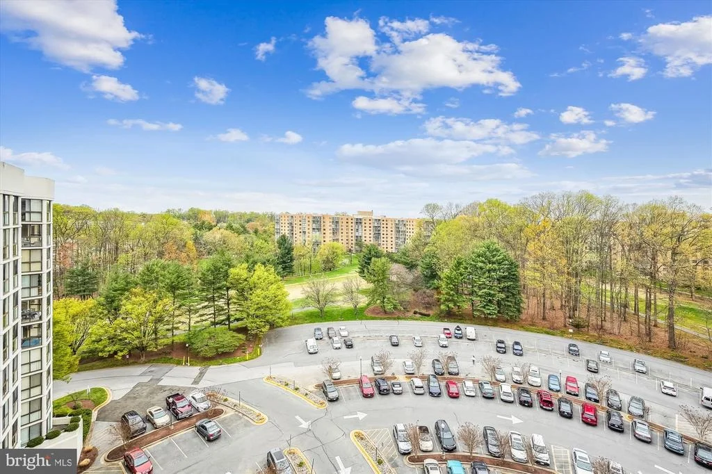 Photo of Unit 1015 at 15100 INTERLACHEN DRIVE