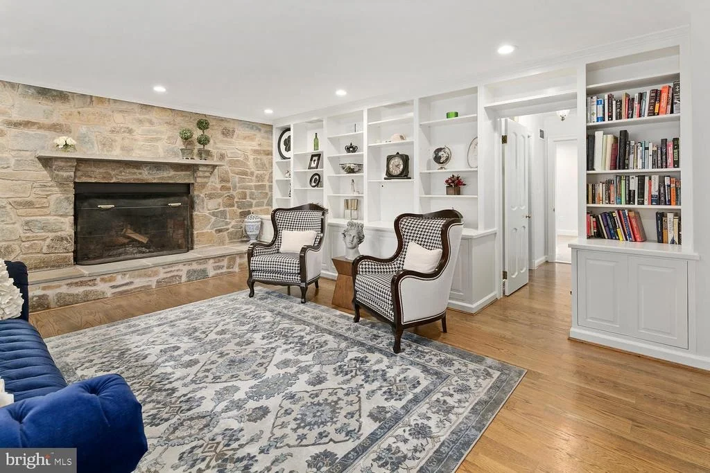 Photo of 1613 FOREST LANE