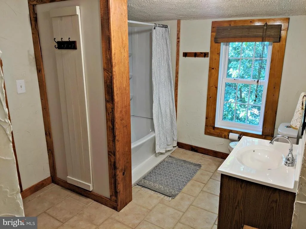 Photo of 1231 BRUCEVILLE ROAD