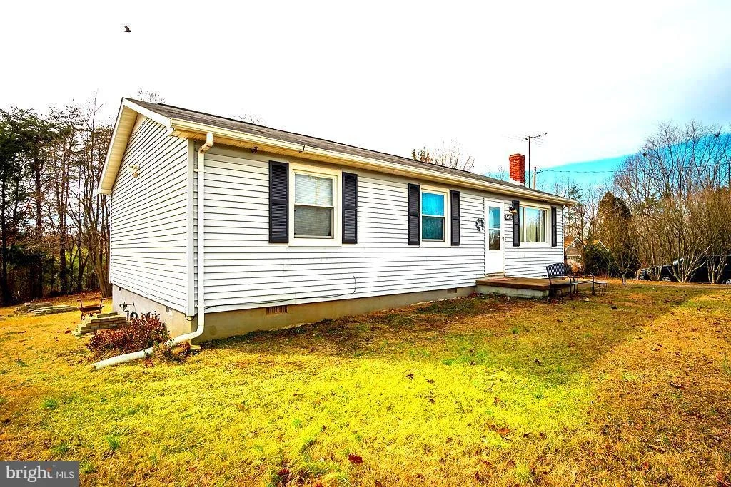 Photo of 8202 SCALES ROAD