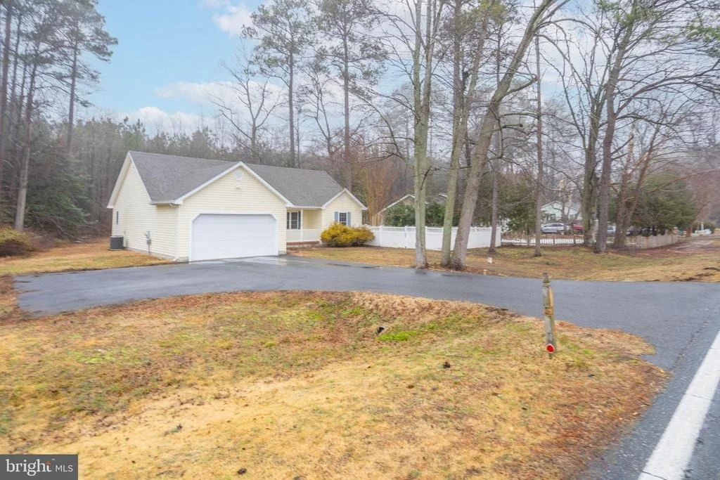 Photo of 18284 SHINGLE POINT ROAD