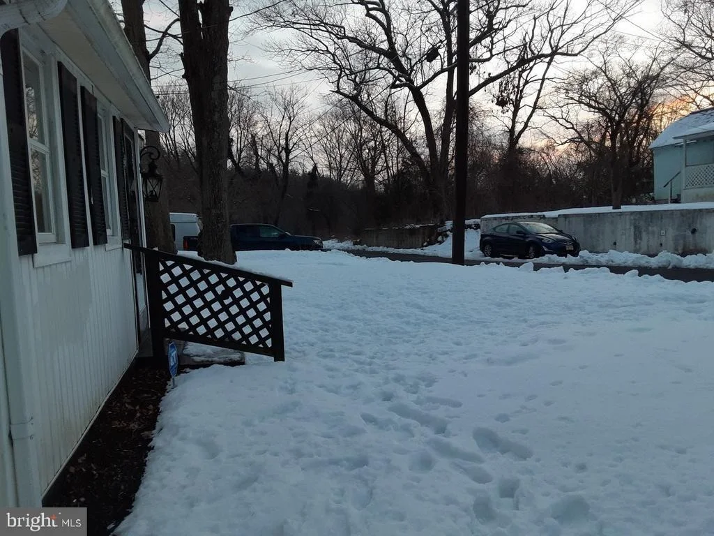Photo of 32 S CLEMENTON AVENUE