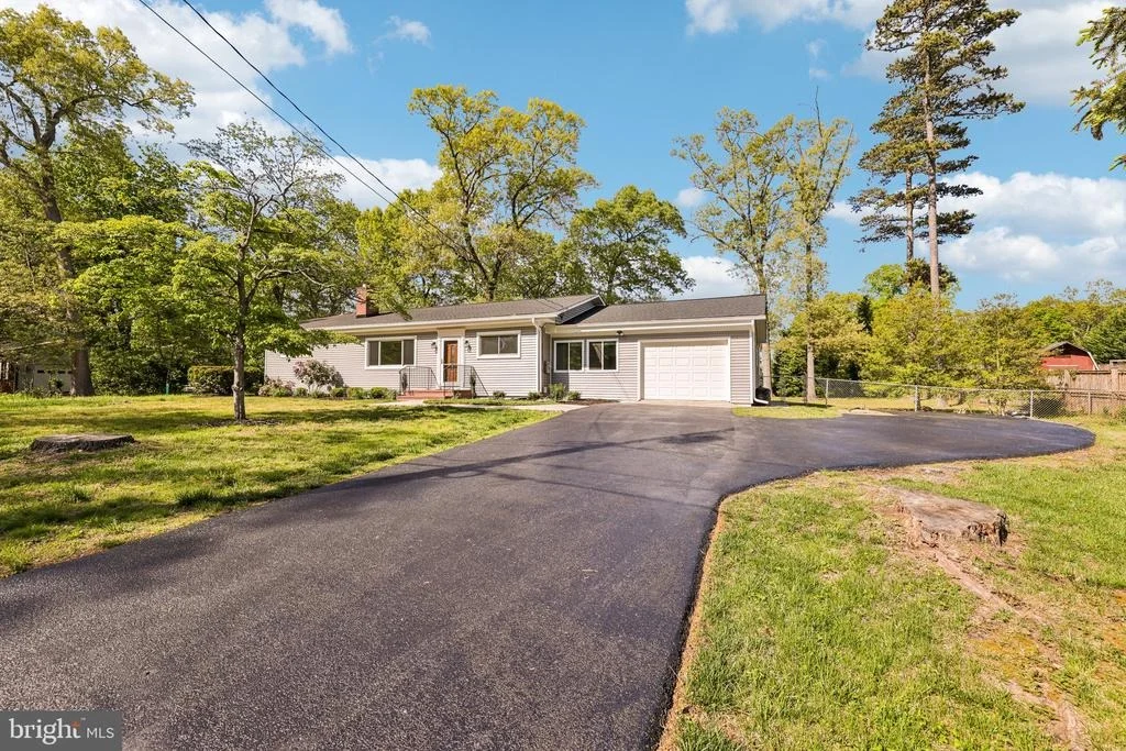 Photo of 816 MEADOW ROAD