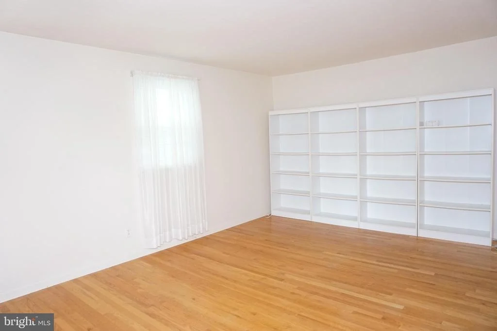 Photo of 1304 CHEZ COURT
